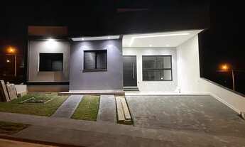 Imagem: Casa térrea piscina única no condomínio