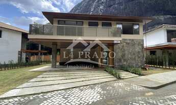 Imagem: Casa à venda de alto padrão, com 4 quartos