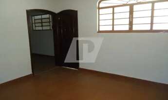 Imagem 5: CASA COM VOCAÇÃO COMERCIAL PARA LOCAÇÃO NO BAIRRO VILA REZENDE EM PIRACICABA-SP