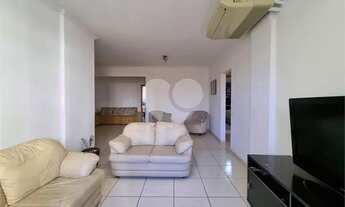 Imagem 3: Apartamento com 2 dormitórios, com vaga demarcada e dependência de empregada no Boqueirão