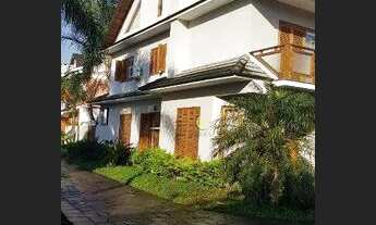 Imagem 2: EXCELENTE CASA Casa com 5 dormitórios