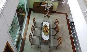 Imagem 2: Cód.: 9518 - Sobrado com 450m², com planejados, espaço gourmet com churrasqueira, 04 suíte