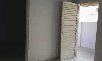 Imagem 4: Casa com 01 dormitório, sala, cozinha, banheiro e área de serviço - com 01 vaga de garagem