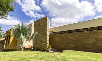 Imagem 3: Casa de condomínio em um refúgio da natureza