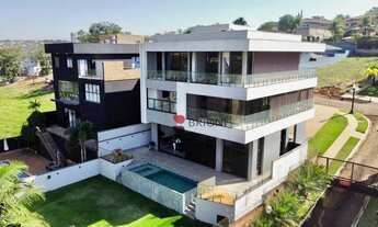 Imagem 2: Sobrado alto padrão, com 600m², 4 quartos/suítes, à venda no Condomínio Arara Vermelha em