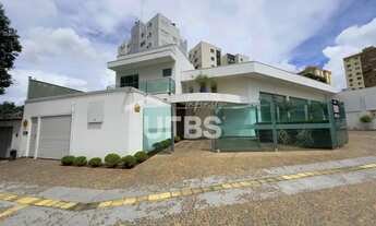 Imagem: Sobrado comercial com fino acabamento