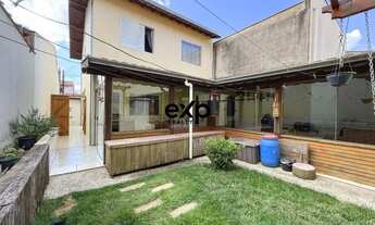 Imagem 3: Sobrado para venda no Bairro Jardim Itamaraty III em Poços de Caldas com 3 quartos sendo 1