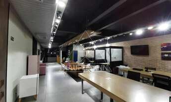 Imagem 5: Rua Oscar Freire junto ao Metrô Sumaré 1256 metros úteis três andares em vão livres lindo