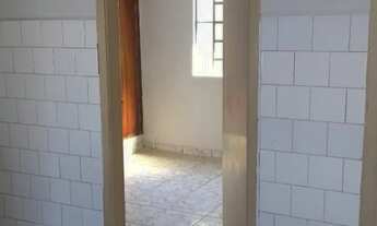 Imagem 7: Casa 3 quartos, quintal grande, prox. da UEL, onibus e escolas. R$1000,00