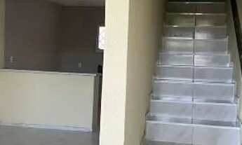 Imagem 4: Casa duplex em condomínio com piscina