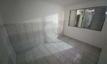 Imagem 3: Casa com 1 Quarto e 1 banheiro para Alugar, 48 m²