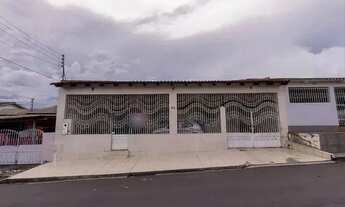 Imagem 4: Linda Casa Conj. Jardim de Versalles Toda no Porcelanato c/ 5 Quartos sendo 3 Suítes