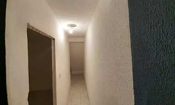 Imagem 7: Vendo casa de frente a Praça da Mangabeira