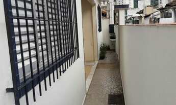 Imagem 2: Alugo excelente casa térrea 3 dormitórios com edícula no bairro Marapé em Santos!