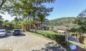 Imagem 3: A casa com vista para as montanhas