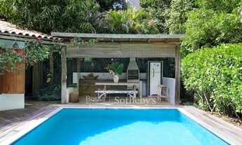 Imagem: Casa integrada ao verde próxima do Centro