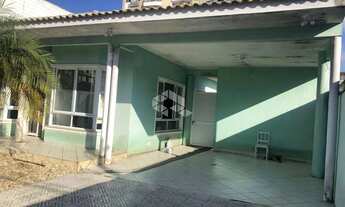 Imagem 3: CASA AMPLA COM 3 QUARTOS SENDO 1 SUÍTE E 2 VAGAS NO ABRAÃO FLORIANÓPOLIS