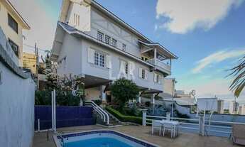 Imagem: Casa para aluguel, 6 quartos, 4 suítes