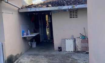 Imagem: Uma casa na rua Gabriel José de Góis 222