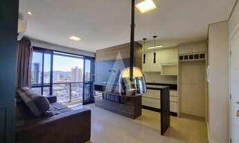 Imagem 3: Apartamento semimobiliado com 2 quartos, sendo 1 suíte, sacada com churrasqueira e elevado