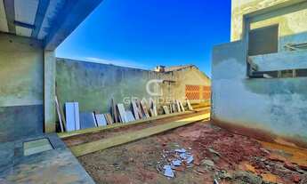 Imagem 6: Sobrado de Alto Padrão com Vista para o Mar, Piscina e Estrutura Tecnológica Completa