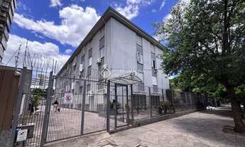 Imagem 3: Apartamento de 2 dormitórios, reformado, cozinha americana no bairro Menino Deus