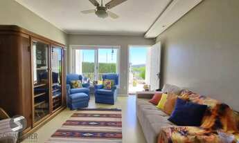 Imagem 2: Casa Espetacular com Vista Deslumbrante, Reformada por Arquiteto de 2 dormitórios, suíte