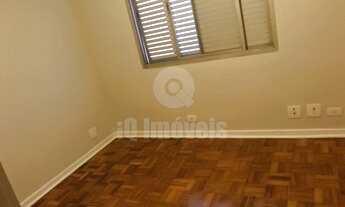 Imagem 4: Apartamento: prédio está localizado em uma rua tranquila, sem saída no Alto da Lapa