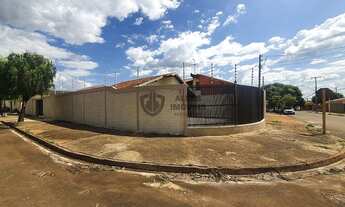 Imagem 2: Araraquara - Casa Padrão - Jardim das Flores