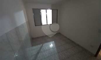 Imagem 4: Casa com 1 Quarto e 1 banheiro para Alugar, 48 m²
