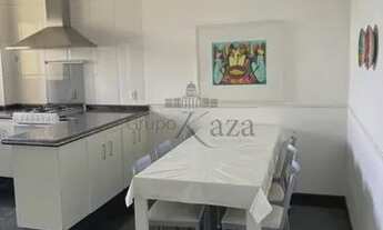 Imagem 3: Apartamento para aluguel possui 204 metros quadrados com 4 quartos