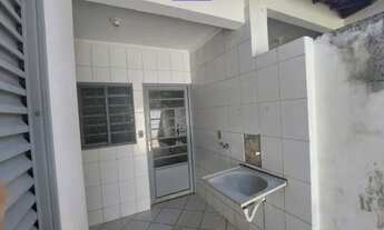 Imagem 6: Casa com 2 dormitórios, no Jardim Redentor, com 70m² para locação