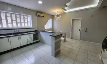 Imagem 6: Sobrado para venda tem 220 metros quadrados com 3 quartos em América - Joinville - SC