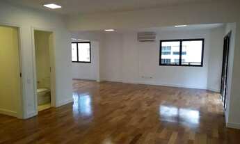 Imagem 2: Apartamento para aluguel possui 220 metros quadrados com 3 quartos