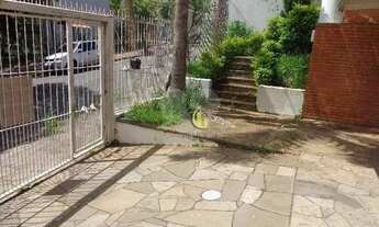 Imagem 2: EXCELENTE CASA Casa com 3 dormitórios