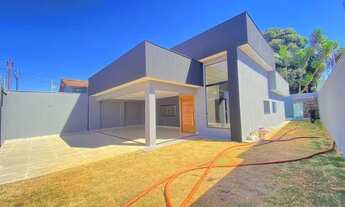 Imagem: LUXUOSA CASA NO GARAVELO COM PISCINA E CLOSET