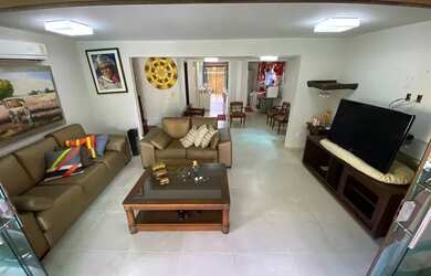 Imagem 6: Quot;Espaçosa casa de 4 quartos: Seu refúgio de conforto e estilo!&quot