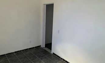 Imagem 2: Modesta casa com terraço