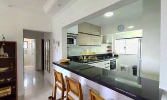 Imagem 5: Apartamento com sacada reformado na Praia do Tombo, 3 quartos sendo 1 suíte, 1 vaga, lazer