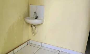 Imagem 5: Quarto com banheiro, semi-mobiliado, no centro, livre de custos por 780,00