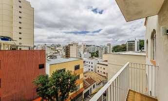 Imagem 3: Apartamento com varanda e vista próxima ao Centro para venda