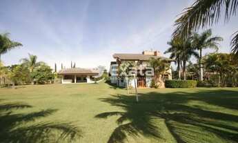 Imagem: Terreno Amplo com Edícula à Venda em Condomínio