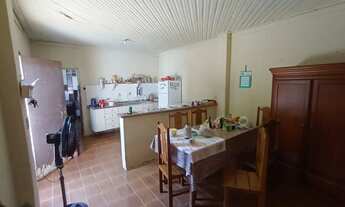 Imagem 6: 2 Casas térreas - Terreno 810 m²