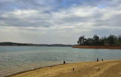 Imagem 6: Lindo terreno em Jacareí, em meio a natureza, pé na agua