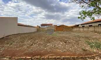 Imagem 3: Terreno no Bairro Santa Lúcia pronto para construir