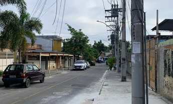 Imagem 4: Raul Veiga junto à praça do Bandeirante