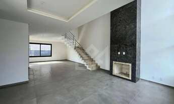 Imagem 6: Sobrado de Luxo com 3 Dormitórios e Área Gourmet: Viva a Exclusividade no Residencial Vale