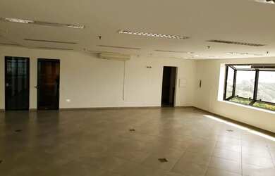 Imagem 6: Comercial de 180 metros com vista pro parque