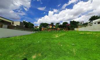 Imagem: Terreno à venda com 600 m² no Residencial