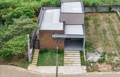 Imagem 2: Casa com 3 quartos (1 suíte) no Condomínio Cerejeiras em Araçoiaba da Serra-SP